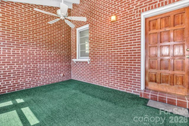 907 W Blue Ridge Road, East Flat Rock, NC 28726