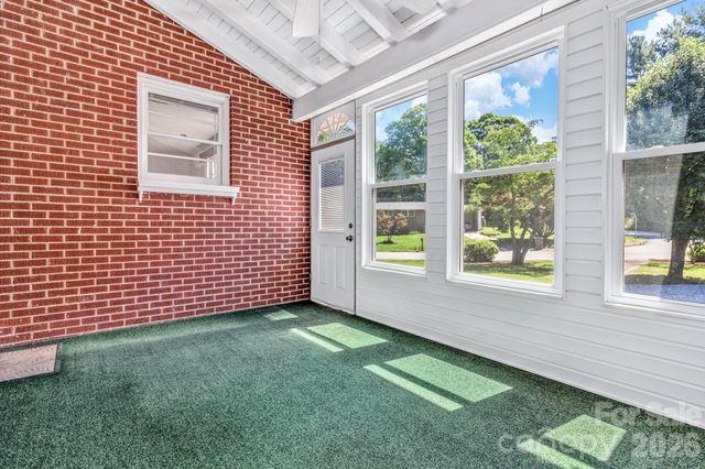 907 W Blue Ridge Road, East Flat Rock, NC 28726