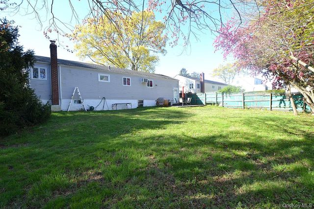 56 Jerome Street, Lindenhurst, NY 11757