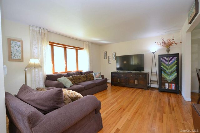 56 Jerome Street, Lindenhurst, NY 11757