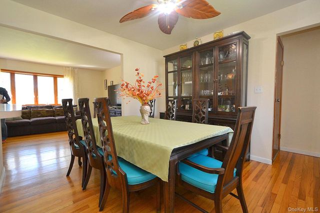 56 Jerome Street, Lindenhurst, NY 11757