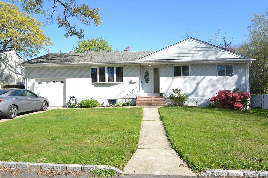 56 Jerome Street, Lindenhurst, NY 11757
