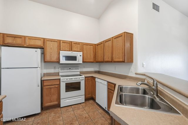 6563 E Ladonna Lane, Tucson, AZ 85756