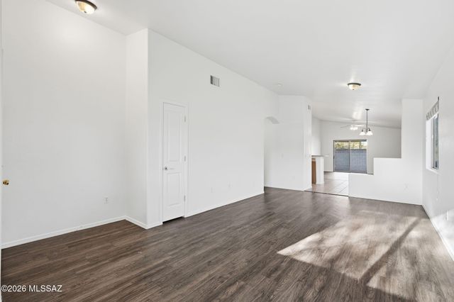 6563 E Ladonna Lane, Tucson, AZ 85756