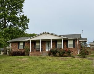 497 Belew Dr, Lawrenceburg, TN 38464