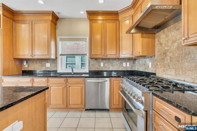 467 Summit Avenue, Hackensack, NJ 07601