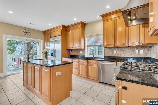 467 Summit Avenue, Hackensack, NJ 07601