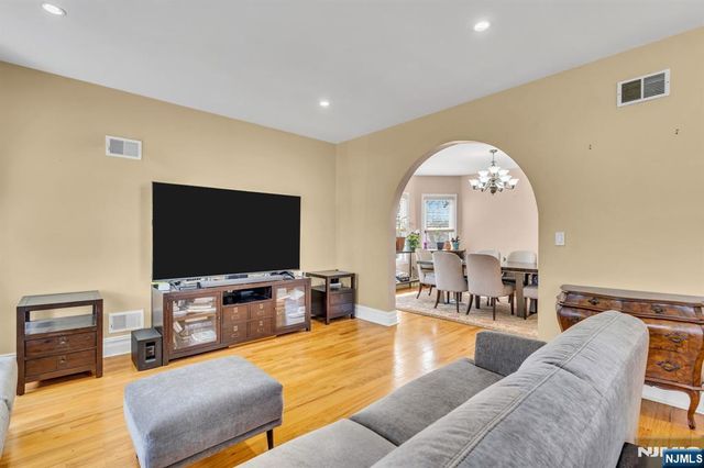 467 Summit Avenue, Hackensack, NJ 07601