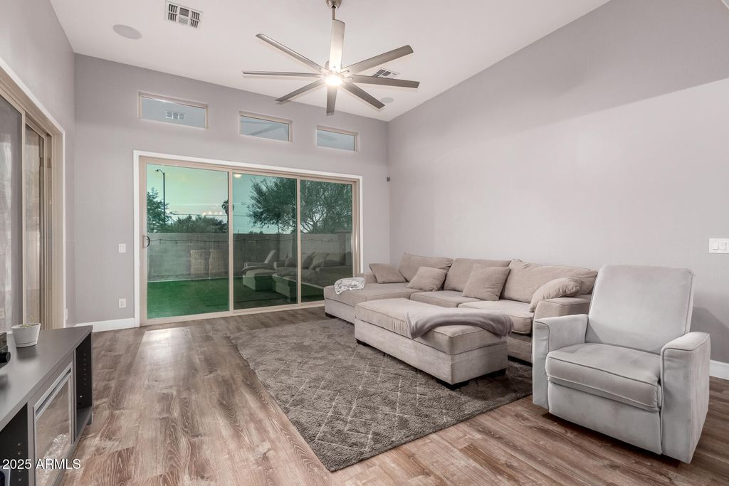8987 W SELDON Lane, Peoria, AZ 85345 — photo 2