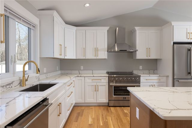 311 Hope Road, Cranston, RI 02921