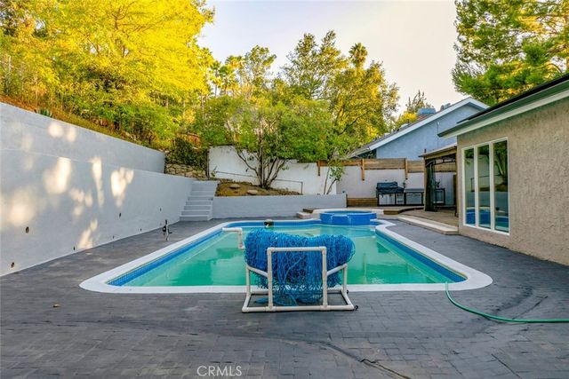 9620 Wheatland Avenue, Shadow Hills, CA 91040