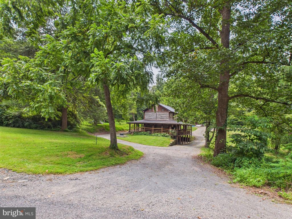 1640 DUNKLEBERGER RD, Elliottsburg, PA 17024