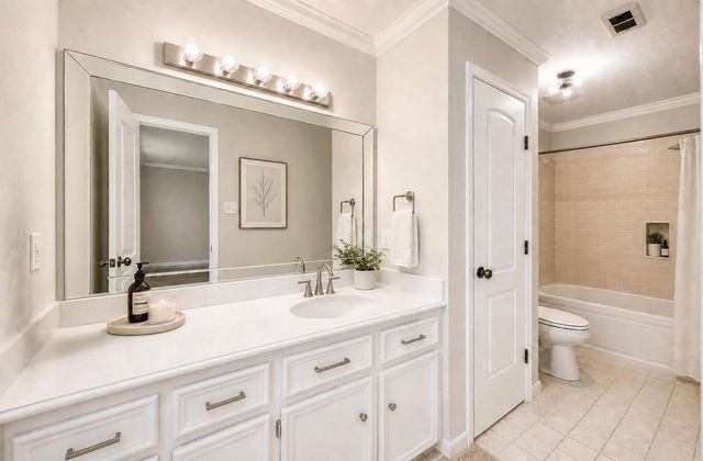 13882 Hollowgreen Drive 810, Houston, TX 77082