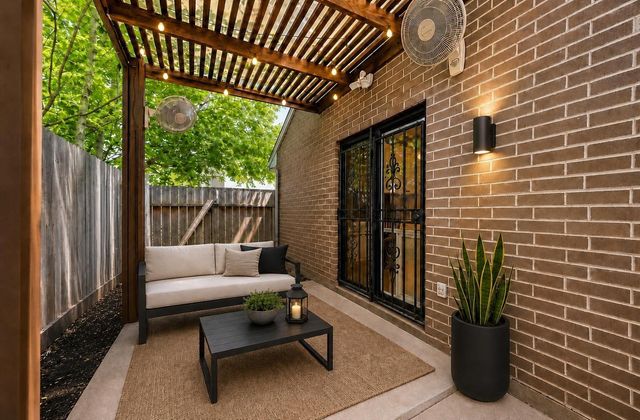 13882 Hollowgreen Drive 810, Houston, TX 77082