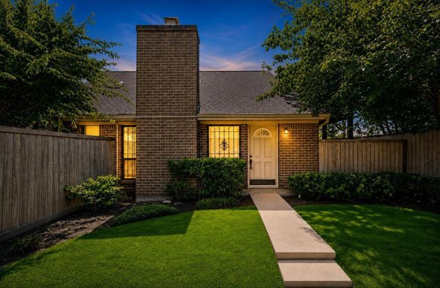 13882 Hollowgreen Drive 810, Houston, TX 77082