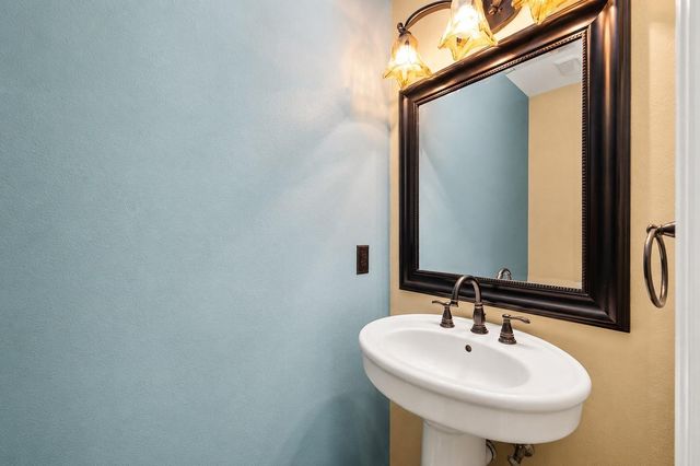 13882 Hollowgreen Drive 810, Houston, TX 77082