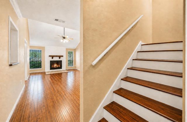 13882 Hollowgreen Drive 810, Houston, TX 77082