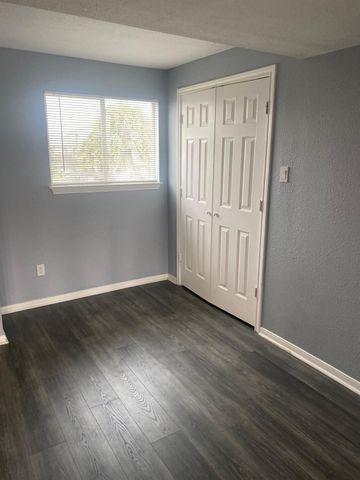 16712 Fletcher Christian Road, Jamaica Beach, TX 77554