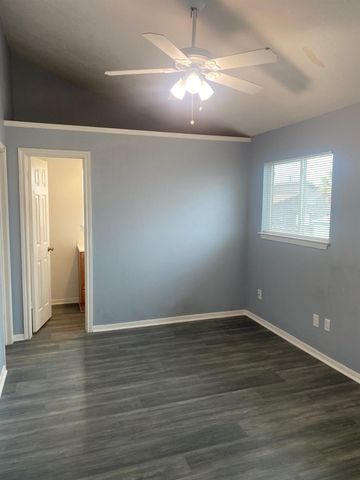 16712 Fletcher Christian Road, Jamaica Beach, TX 77554