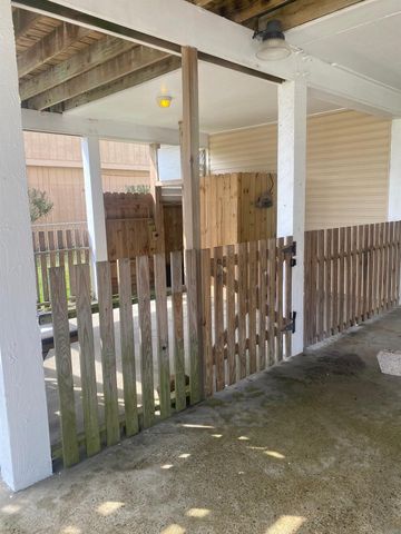 16712 Fletcher Christian Road, Jamaica Beach, TX 77554