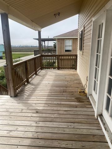 16712 Fletcher Christian Road, Jamaica Beach, TX 77554