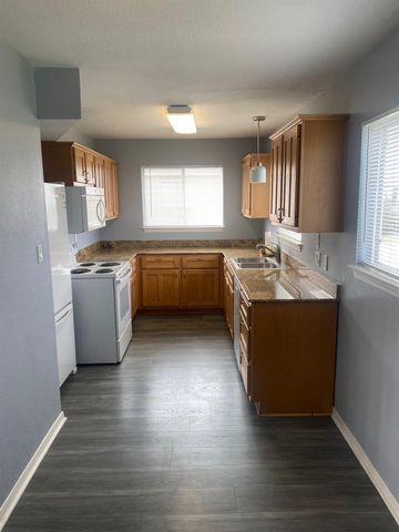 16712 Fletcher Christian Road, Jamaica Beach, TX 77554