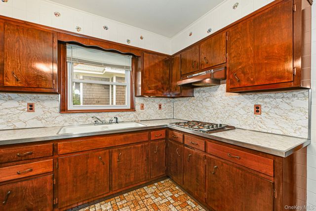 32 Chase Avenue, White Plains, NY 10606