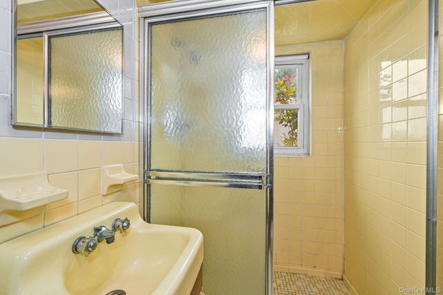 32 Chase Avenue, White Plains, NY 10606