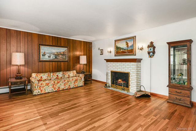 32 Chase Avenue, White Plains, NY 10606