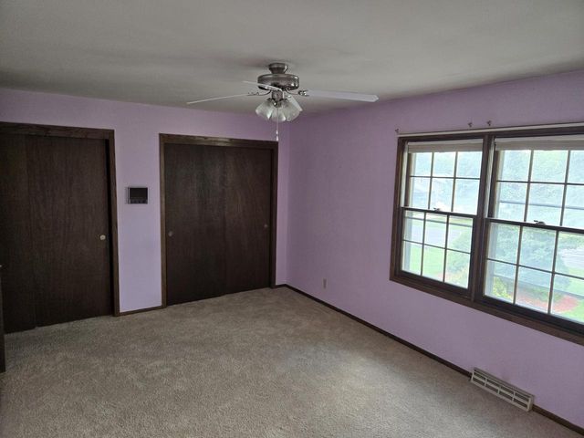 6886 N 100th STREET, Milwaukee, WI 53224