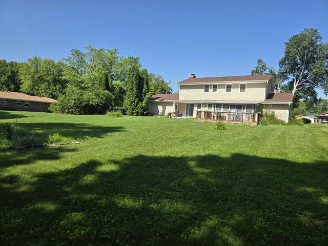 6886 N 100th STREET, Milwaukee, WI 53224
