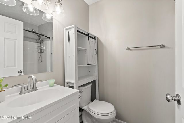 271 Clear Lake Dr, Shepherdsville, KY 40165