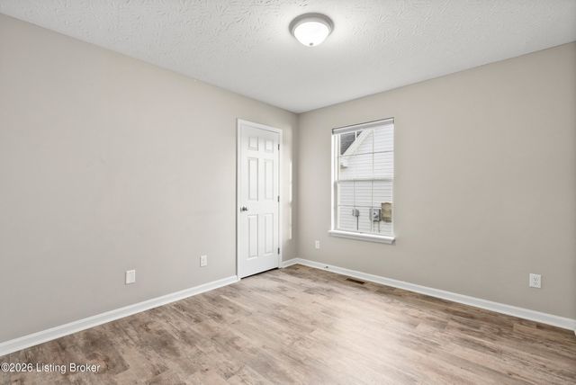 271 Clear Lake Dr, Shepherdsville, KY 40165