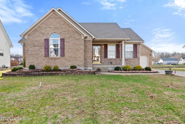 271 Clear Lake Dr, Shepherdsville, KY 40165