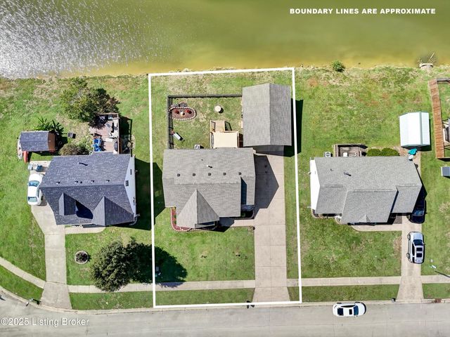 271 Clear Lake Dr, Shepherdsville, KY 40165