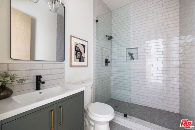 2412 Reservoir Street, Los Angeles, CA 90026