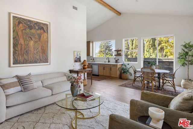 2412 Reservoir Street, Los Angeles, CA 90026