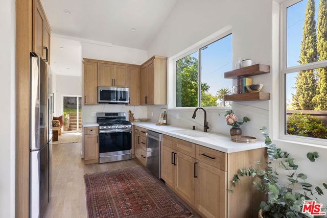 2412 Reservoir Street, Los Angeles, CA 90026