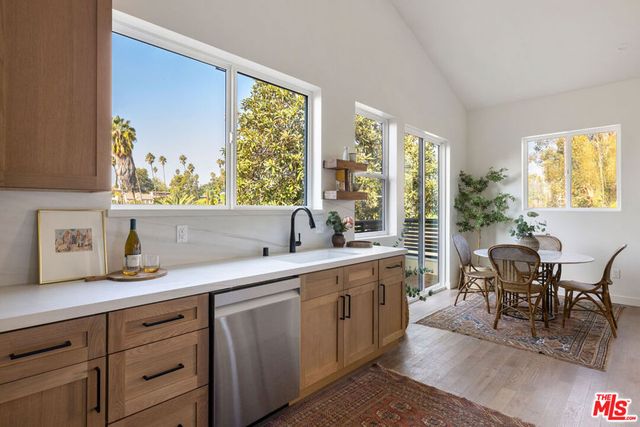 2412 Reservoir Street, Los Angeles, CA 90026