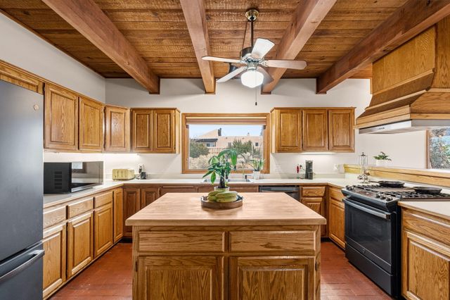 37 Homesteads Road, Placitas, NM 87043