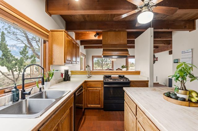 37 Homesteads Road, Placitas, NM 87043