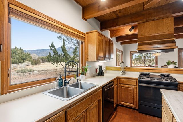 37 Homesteads Road, Placitas, NM 87043