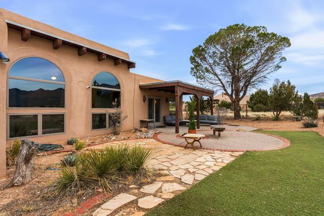 37 Homesteads Road, Placitas, NM 87043