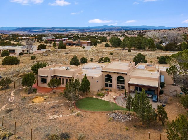 37 Homesteads Road, Placitas, NM 87043