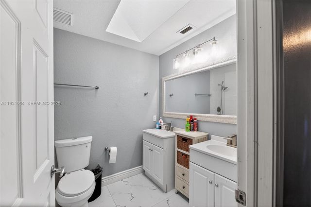 16875 N 68th St N, Loxahatchee, FL 33470