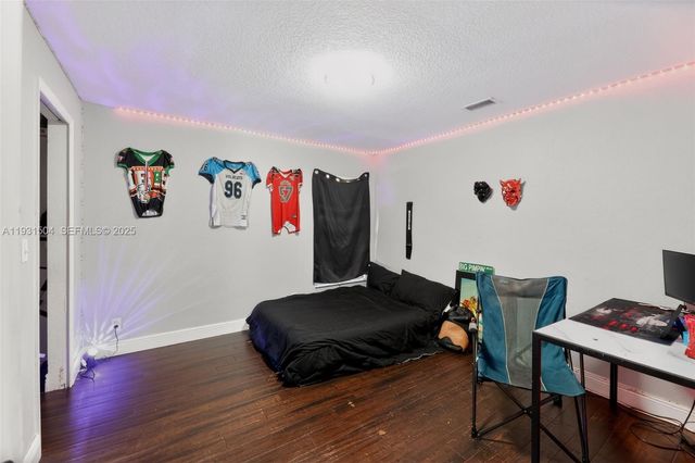 16875 N 68th St N, Loxahatchee, FL 33470