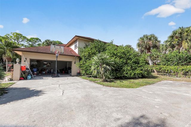 16875 N 68th St N, Loxahatchee, FL 33470