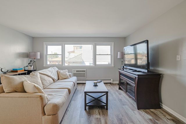 2222 N Harlem Avenue 2NW, Elmwood Park, IL 60707