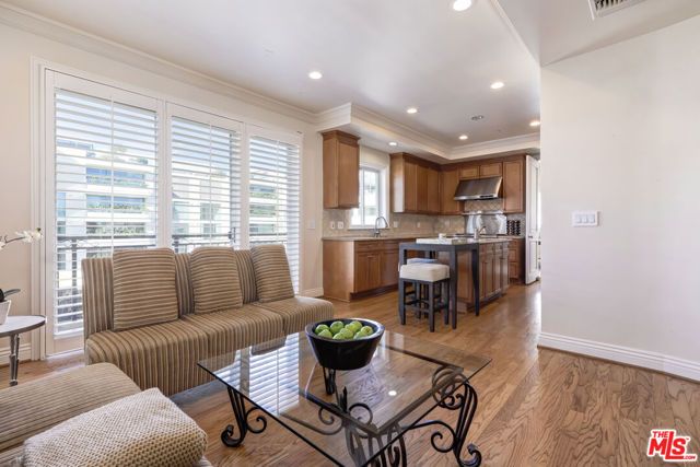 132 S MAPLE Drive PH4, Beverly Hills, CA 90212