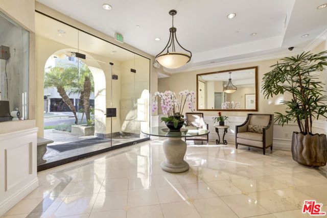 132 S MAPLE Drive PH4, Beverly Hills, CA 90212